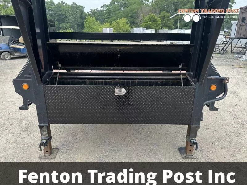 used Equipment / Flatbed Trailers PJ Trailers  for sale, in Fenton, MI Thumbnail 9