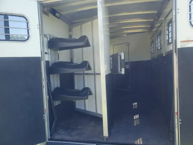 used Horse Trailers Sundowner Trailers  for sale, in Colcord, OK Thumbnail 3