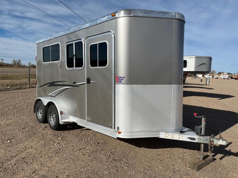 2009 Featherlite 9407 2H BH Straight Load Horse Trailer 2009 Featherlite 9407 2H BH Straight Load Horse Trailer
