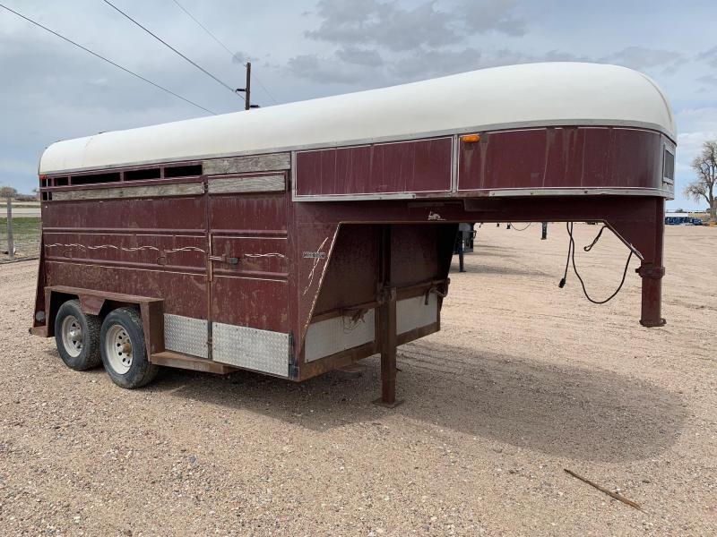 1988 Blair 12' 3H GN Horse Trailer 1988 Blair 12' 3H GN Horse Trailer