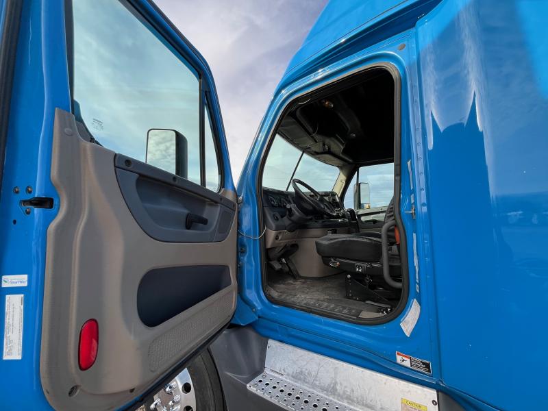 used Other Trucks Freightliner  for sale, in Scottsbluff, NE Thumbnail 8