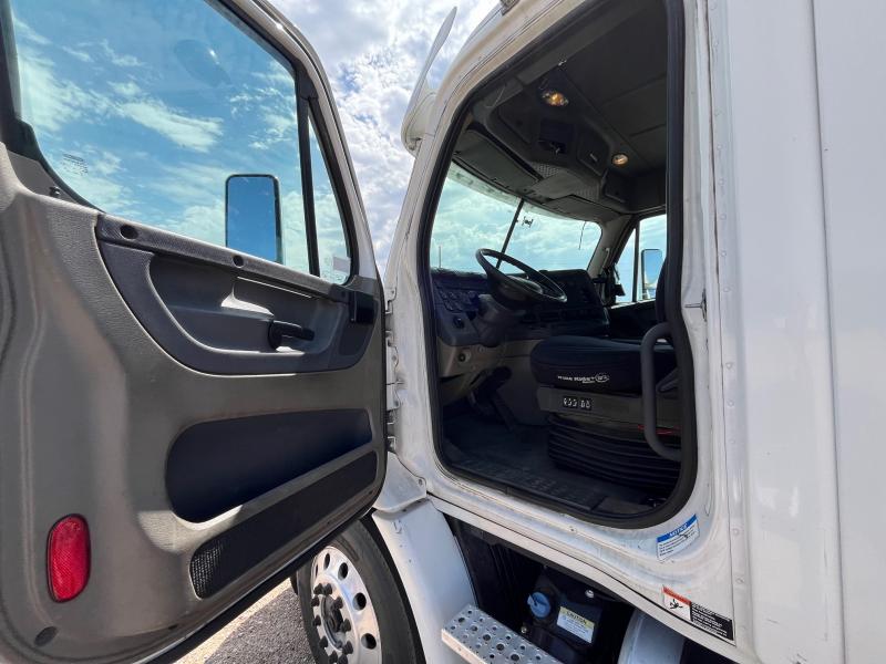 used Other Trucks Freightliner  for sale, in Scottsbluff, NE Thumbnail 15