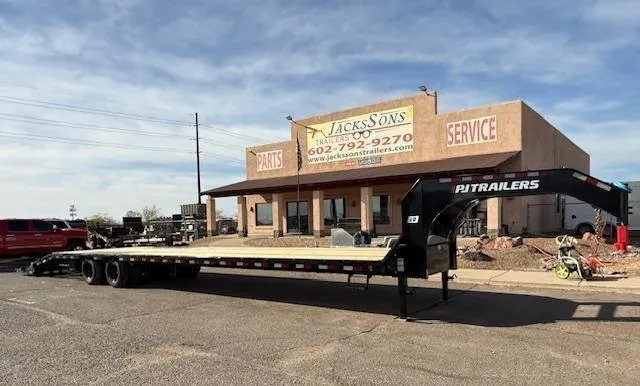 2026 PJ Trailers 40' Gooseneck, Low-Pro Flatdeck with Duals, 25K GVWR, 14 PLY Other Trailer