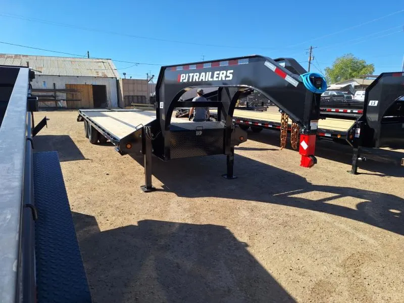 2026 PJ Trailers 28' Gooseneck Low-Pro Flatdeck with Duals, Hydraulic Jacks, 25K GVWR Equipment Trailer