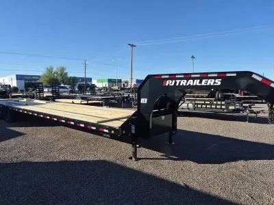 2026 PJ Trailers 36' Gooseneck Low-Pro Flatdeck with Duals, 25K GVWR Other Trailer