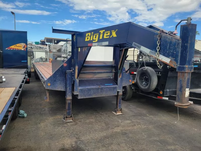 2008 Big Tex Trailers Big Tex 102x36 flat deck gooseneck equipment trailer 25,900# GVW Other Trailer