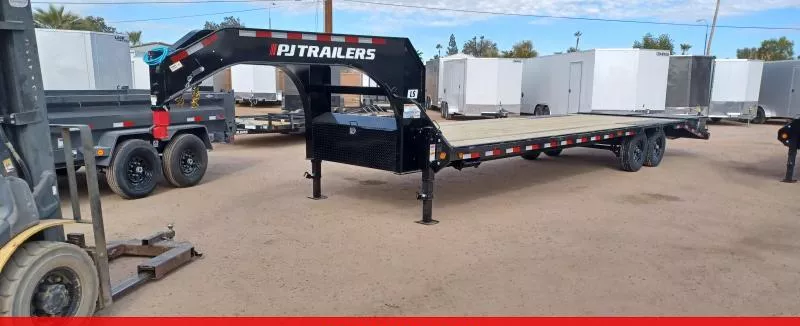 2026 PJ Trailers 30' Gooseneck Low-Pro Flatdeck with Singles Equipment Trailer