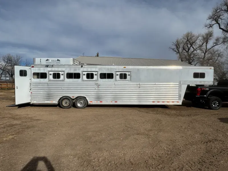 2000 Four Star Horse & Livestock