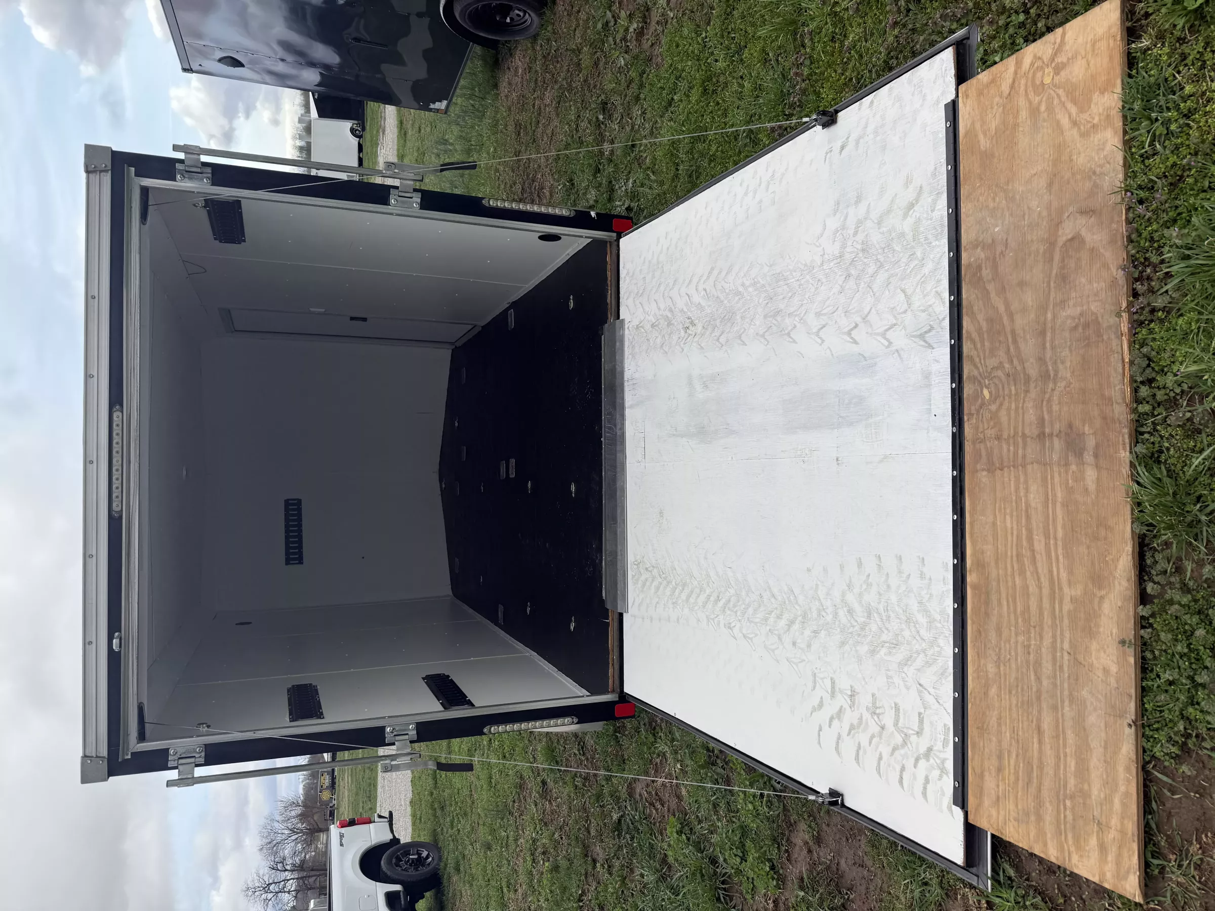 used Cargo (Enclosed) Trailers United Trailers  for sale, in Clinton, IN Thumbnail 4