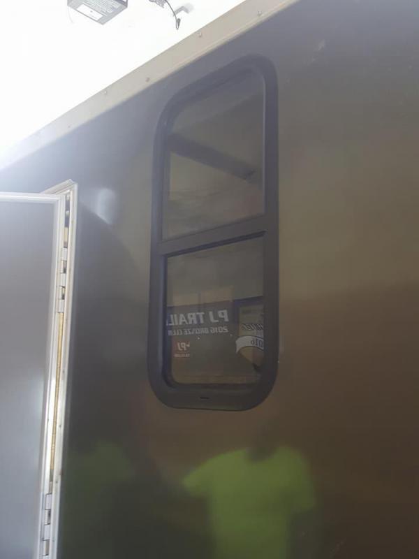 15"x30" Vertical Window with Screen 15"x30" Vertical Window with Screen