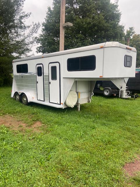 2004 Collin Arndt 2 Horse Straight Load Horse Trailer 2004 Collin Arndt 2 Horse Straight Load Horse Trailer