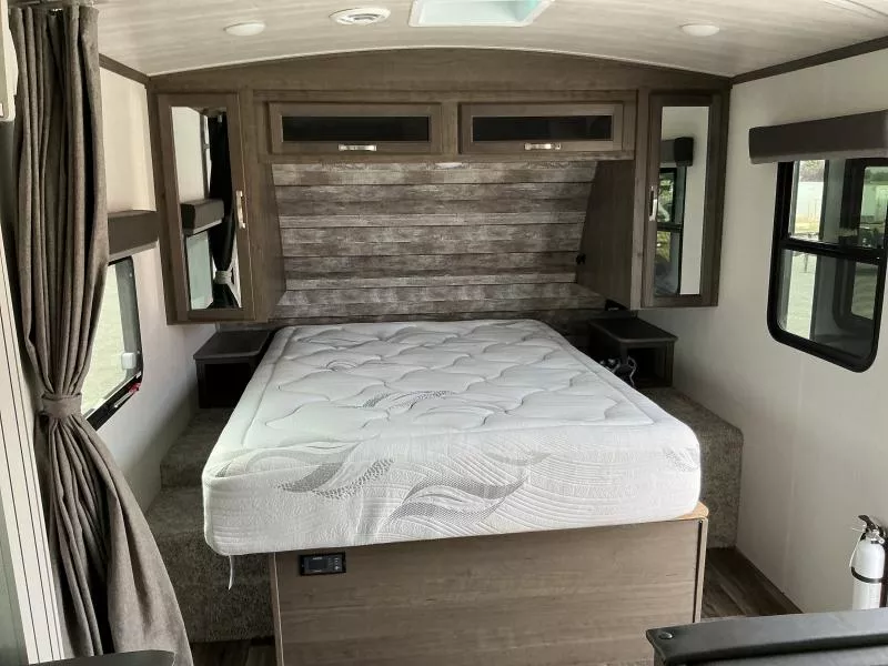 used Travel Trailers Keystone RV Cougar for sale, in Yerington, NV Thumbnail 8