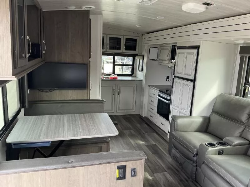 used Travel Trailers Keystone RV Cougar for sale, in Yerington, NV Thumbnail 10