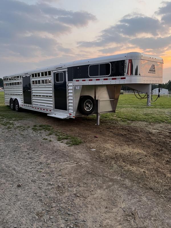 Dealer Demo: 2022 Elite Trailers 8'x28' Show Cattle Stock Combo Livestock Trailer Dealer Demo: 2022 Elite Trailers 8'x28' Show Cattle Stock Combo Livestock Trailer