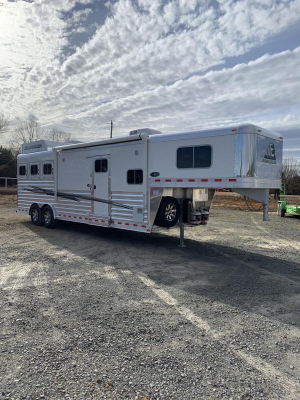 2021 Elite Trailers 3 Horse Mustang LQ Horse Trailer 2021 Elite Trailers 3 Horse Mustang LQ Horse Trailer