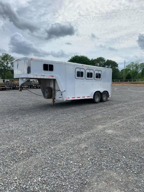 2021 Featherlite 3 Horse GN Horse Trailer 2021 Featherlite 3 Horse GN Horse Trailer