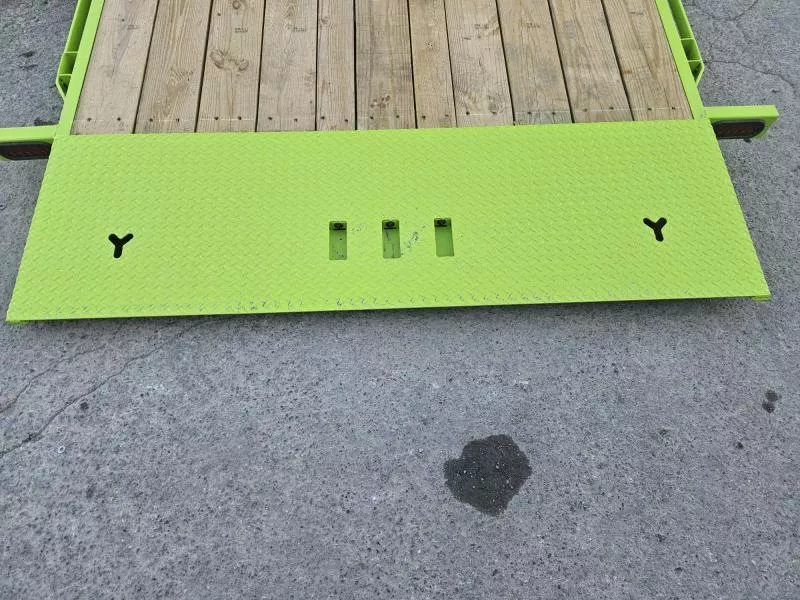 used Equipment / Flatbed Trailers Iron Bull  for sale, in Carlisle, PA Thumbnail 13