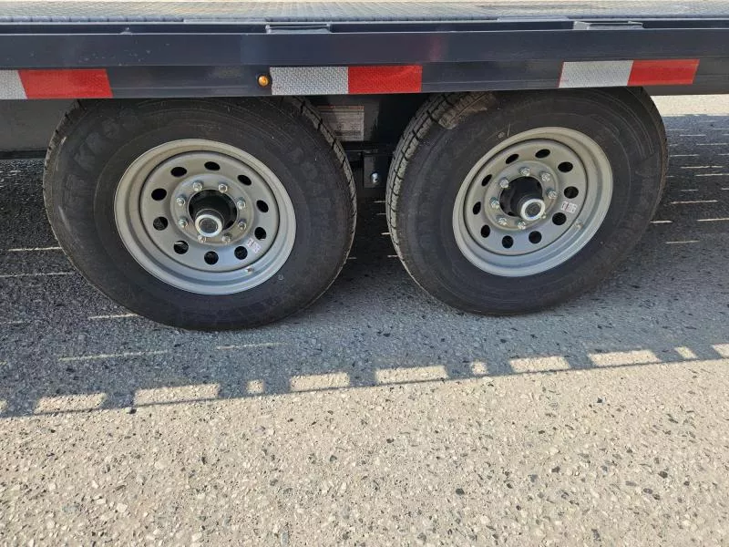 used Equipment / Flatbed Trailers Lamar Trailers  for sale, in Carlisle, PA Thumbnail 4