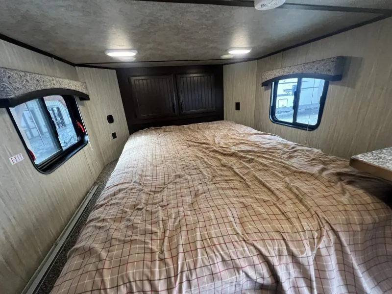 used Stock / Stock Combo Trailers Bison Trailers  for sale, in Irwin, PA Thumbnail 7