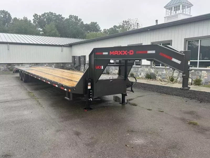 2026 MAXXD 102x40' LKX Gooseneck Flatbed Trailer 22500# GVW * 12"/19# PIERCED I-BEAM FRAME * WINCH PLATE IN NECK * WET BLACK + PRIMER * I-BEAM CROSSMEMBERS * 6" SIDE RAIL * DUAL 12K JACKS * TORQUE TUBE