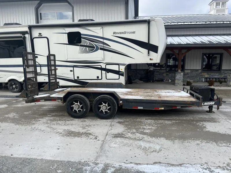 used Equipment / Flatbed Trailers Lamar Trailers  for sale, in Irwin, PA Thumbnail 2