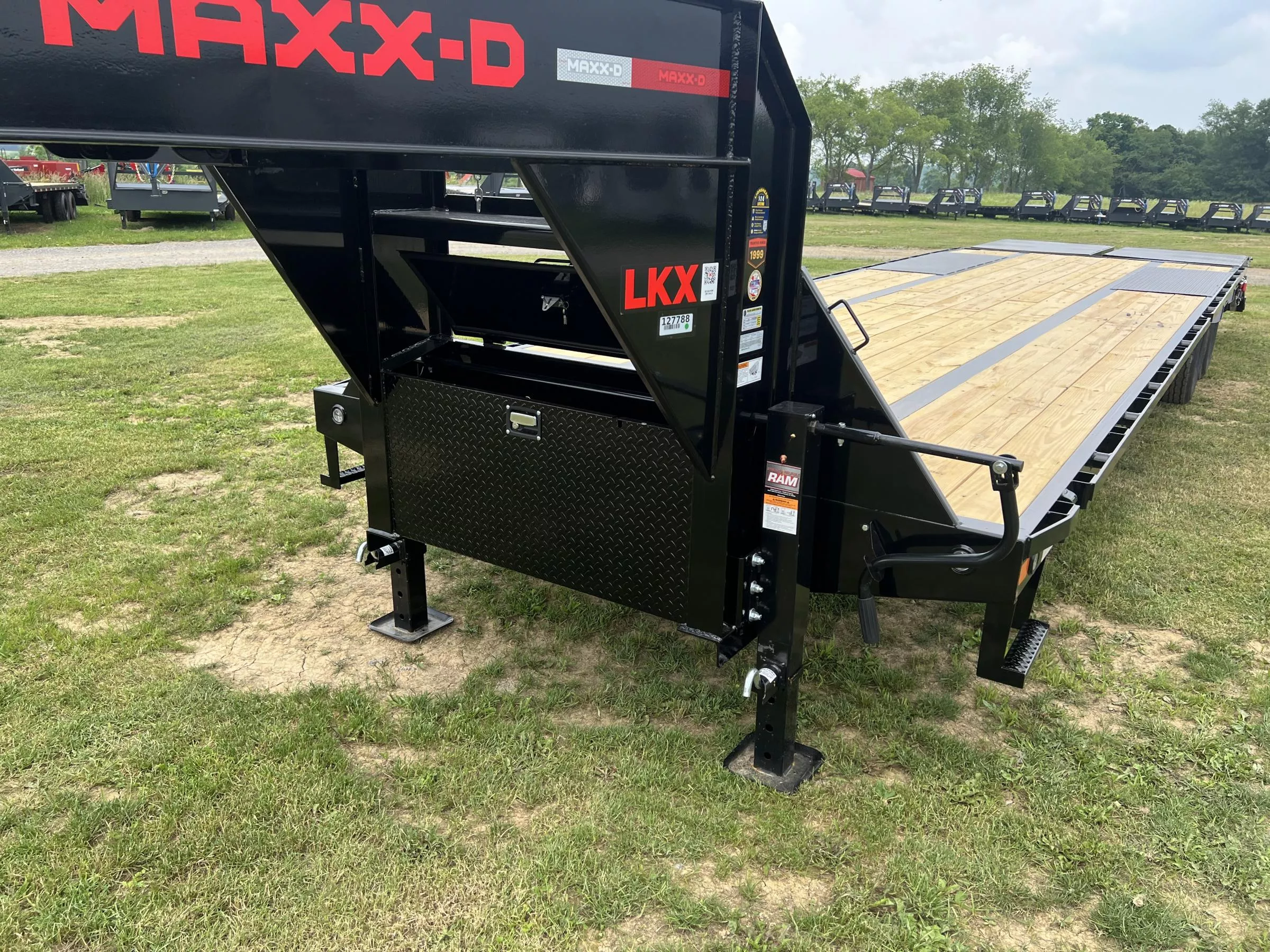 new Equipment / Flatbed Trailers MAXX-D  for sale, in Evans City, PA Thumbnail 11