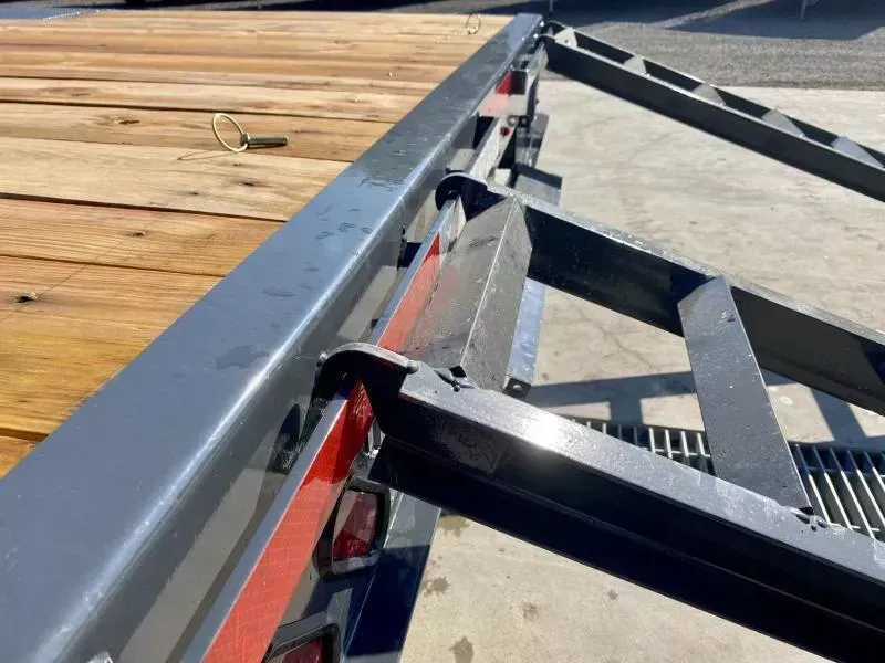 new Equipment / Flatbed Trailers Lamar Trailers  for sale, in Evans City, PA Thumbnail 18