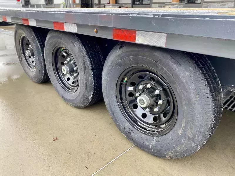 new Equipment / Flatbed Trailers Lamar Trailers  for sale, in Carlisle, PA Thumbnail 26