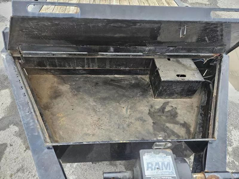 used Equipment / Flatbed Trailers Sure-Trac  for sale, in Carlisle, PA Thumbnail 11