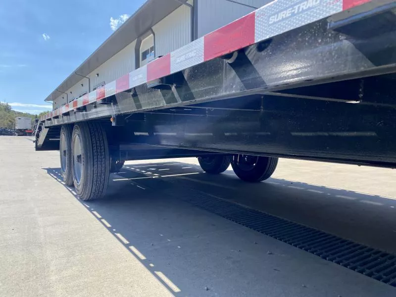 2025 Sure-Trac 102x25' HD Beavertail Deckover Trailer 17600# GVW * 8000# AXLES * 17.5" 16-PLY TIRES * 3 3/8" BRAKES * FULL WIDTH RAMPS * 12" I-BEAM * PIERCED FRAME * RUBRAIL/STAKE POCKETS/PIPE SPOOLS/10 D-RINGS EeXD8apqsbhv