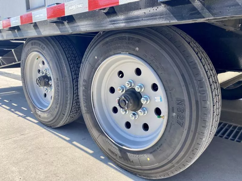 2025 Sure-Trac 102x25' HD Beavertail Deckover Trailer 17600# GVW * 8000# AXLES * 17.5" 16-PLY TIRES * 3 3/8" BRAKES * FULL WIDTH RAMPS * 12" I-BEAM * PIERCED FRAME * RUBRAIL/STAKE POCKETS/PIPE SPOOLS/10 D-RINGS qyG2LYy71ono