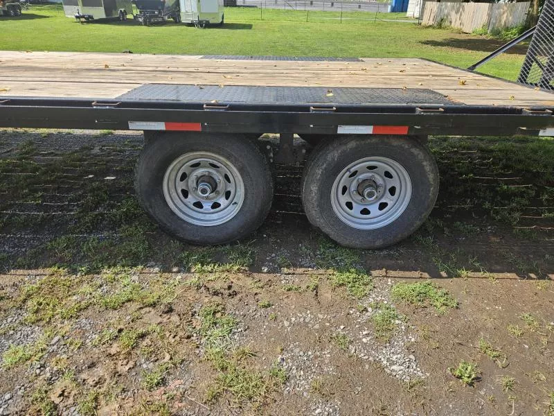 used Equipment / Flatbed Trailers Sure-Trac  for sale, in Carlisle, PA Thumbnail 5