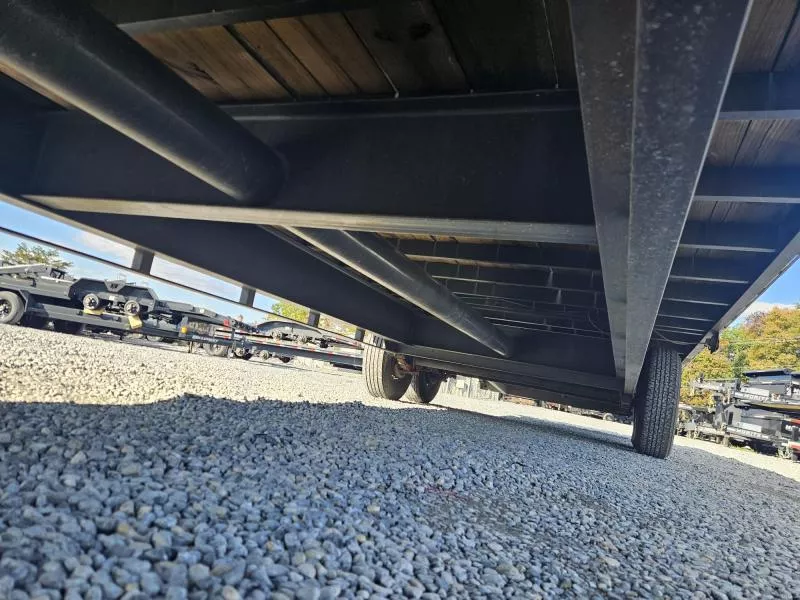 used Equipment / Flatbed Trailers Lamar Trailers  for sale, in Carlisle, PA Thumbnail 11