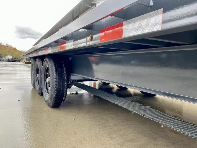 new Equipment / Flatbed Trailers Lamar Trailers  for sale, in Carlisle, PA Thumbnail 25