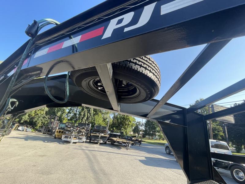 used Equipment / Flatbed Trailers PJ Trailers  for sale, in Carlisle, PA Thumbnail 6