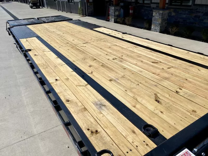 2025 Sure-Trac 102x25' HD Beavertail Deckover Trailer 17600# GVW * 8000# AXLES * 17.5" 16-PLY TIRES * 3 3/8" BRAKES * FULL WIDTH RAMPS * 12" I-BEAM * PIERCED FRAME * RUBRAIL/STAKE POCKETS/PIPE SPOOLS/10 D-RINGS 015btoswslku
