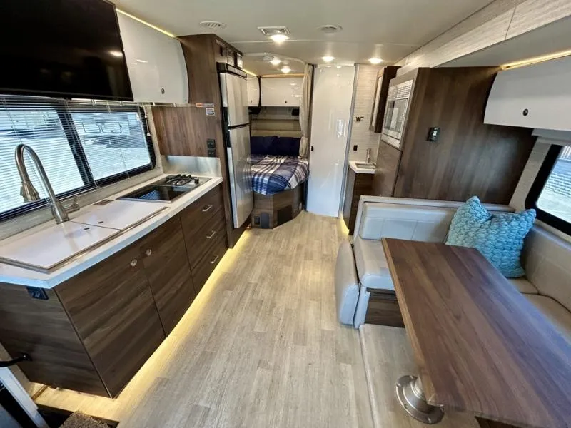 used Camper / RV Winnebago  for sale, in St George, UT Thumbnail 3