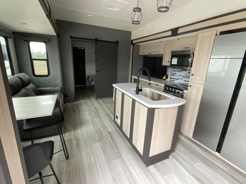 new Fifth Wheel Trailers Forest River Wildcat for sale, in Rockport, TX Thumbnail 5