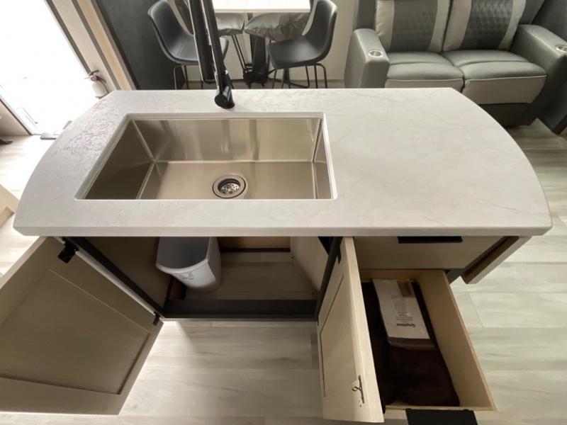 new Fifth Wheel Trailers Forest River Wildcat for sale, in Rockport, TX Thumbnail 11