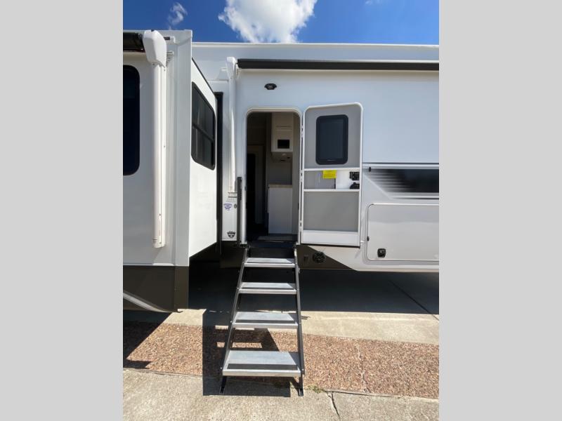 new Fifth Wheel Trailers Jayco Eagle for sale, in Rockport, TX Thumbnail 8