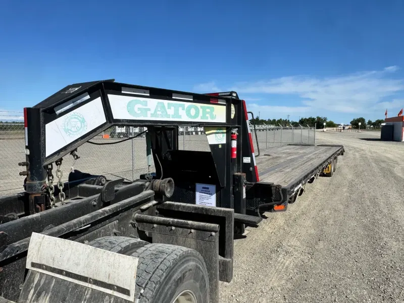 2018 35+5 Gooseneck Flatbed Trailer