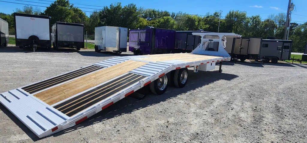 used Equipment / Flatbed Trailers Diamond C Trailers  for sale, in Broken Arrow, OK Thumbnail 2