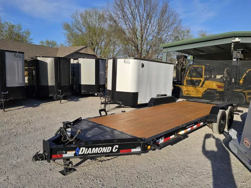 2021 Diamond C Trailers LPX-207 22'X82" (46925) Onyx Black