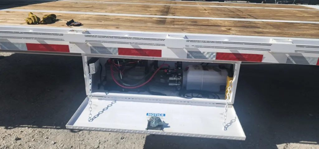used Equipment / Flatbed Trailers Diamond C Trailers  for sale, in Broken Arrow, OK Thumbnail 14