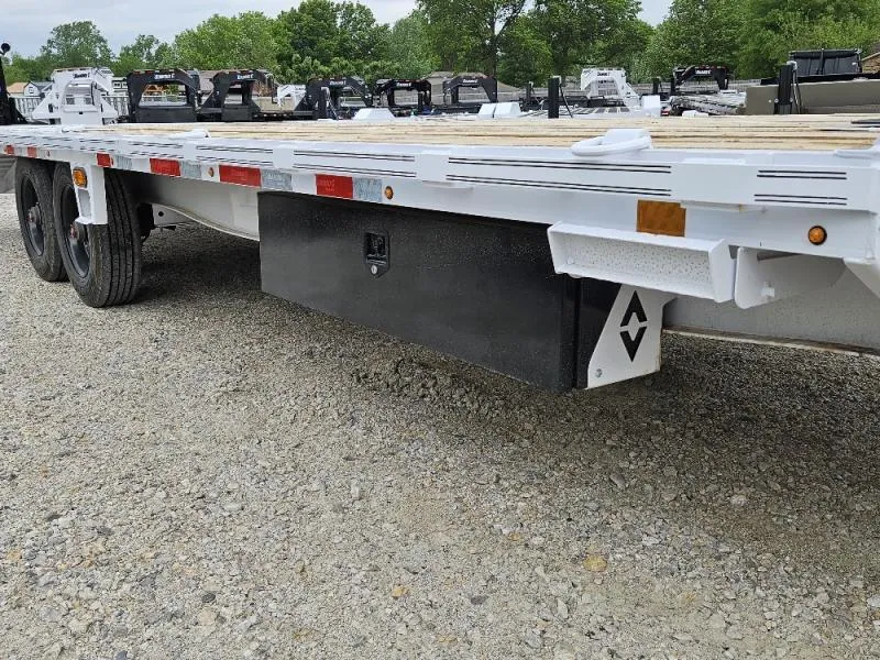 new Equipment / Flatbed Trailers Diamond C Trailers  for sale, in Broken Arrow, OK Thumbnail 4