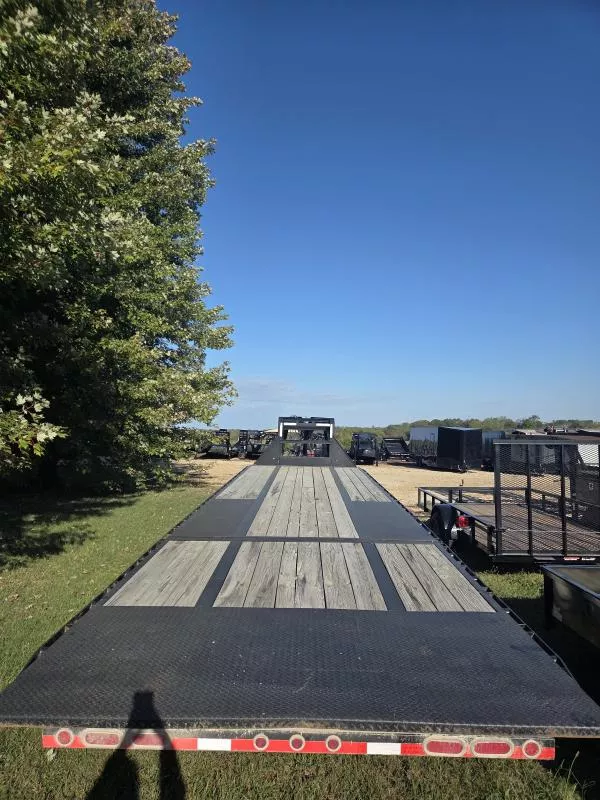 used Equipment / Flatbed Trailers Load Trail  for sale, in Eugene, MO Thumbnail 6