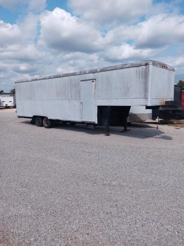 1979 Wells Cargo 8X32 WELLS CARGO SEMI HITCH Enclosed Cargo Trailer 1979 Wells Cargo 8X32 WELLS CARGO SEMI HITCH Enclosed Cargo Trailer