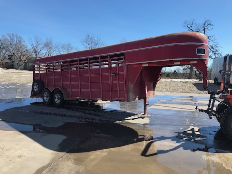 2003 Delta Manufacturing 6X20 DELTA Livestock Trailer 2003 Delta Manufacturing 6X20 DELTA Livestock Trailer