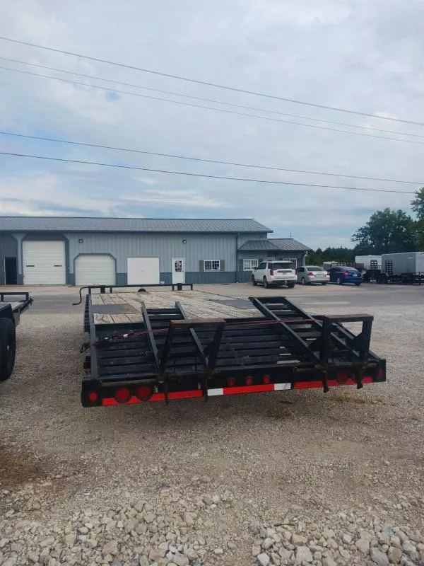 used Equipment / Flatbed Trailers Load Trail  for sale, in Eugene, MO Thumbnail 5