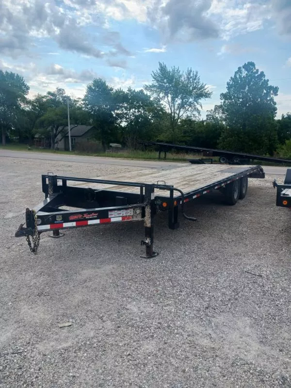 used Equipment / Flatbed Trailers Load Trail  for sale, in Eugene, MO Thumbnail 2